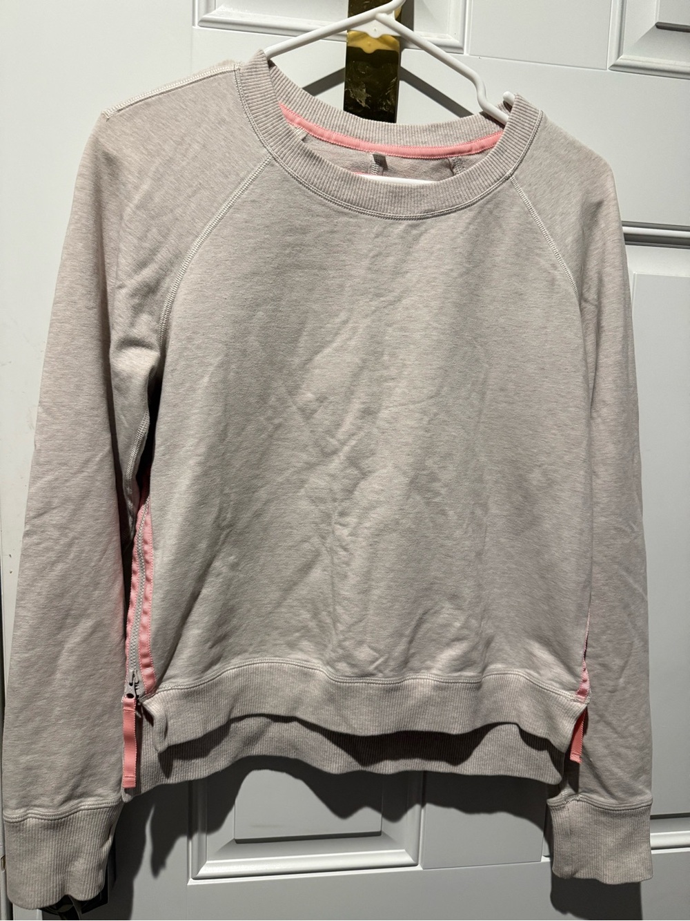 Lululemon rejuvenate Crewneck Pullover dune w/pink side zippers SZ 6 like new